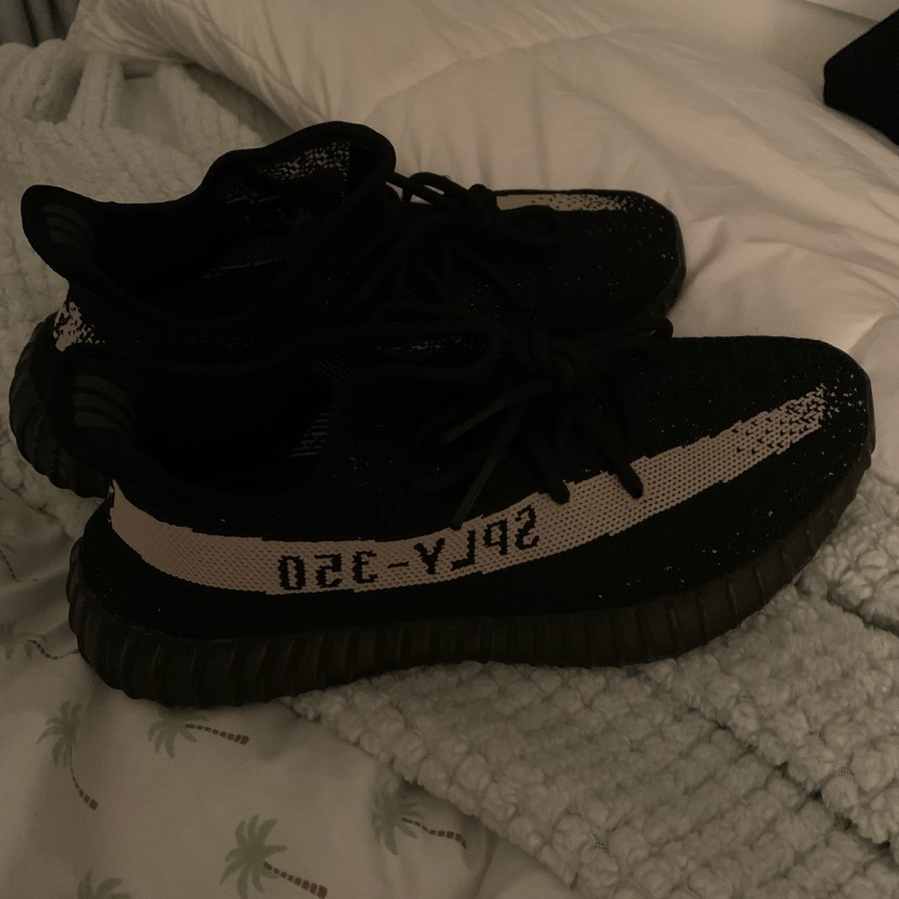 Yeezy Adidas Boost 350 V2 Core Black White